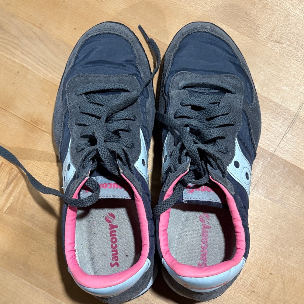 Saucony Women's Black and Pink Sneakers